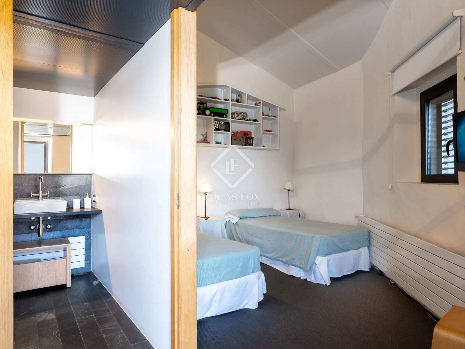 6 soveværelse Finca/Landehus til salg i Forallac med swimmingpool garage - € 4.900.000 (Ref: 7662623)