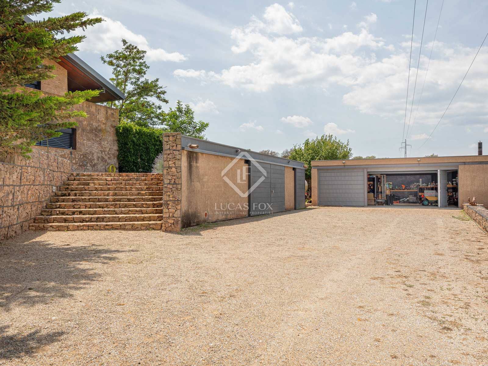 6 soveværelse Finca/Landehus til salg i Forallac med swimmingpool garage - € 4.900.000 (Ref: 7662623)