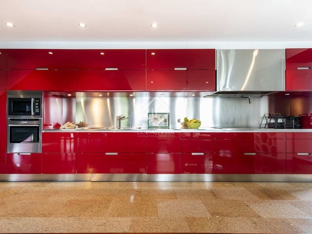 4 bedroom Villa for rent in Cangas - € 4,500 (Ref: 7667127)