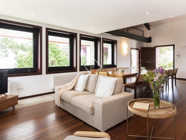 4 bedroom Villa for rent in Cangas - € 4,500 (Ref: 7667127)