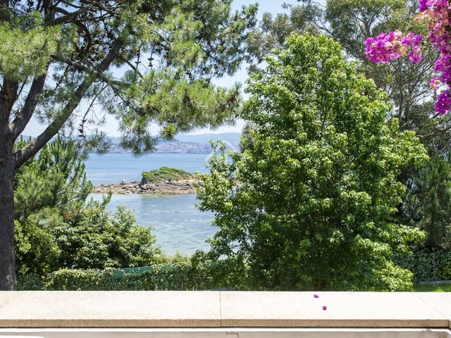 4 bedroom Villa for rent in Cangas - € 4,500 (Ref: 7667127)