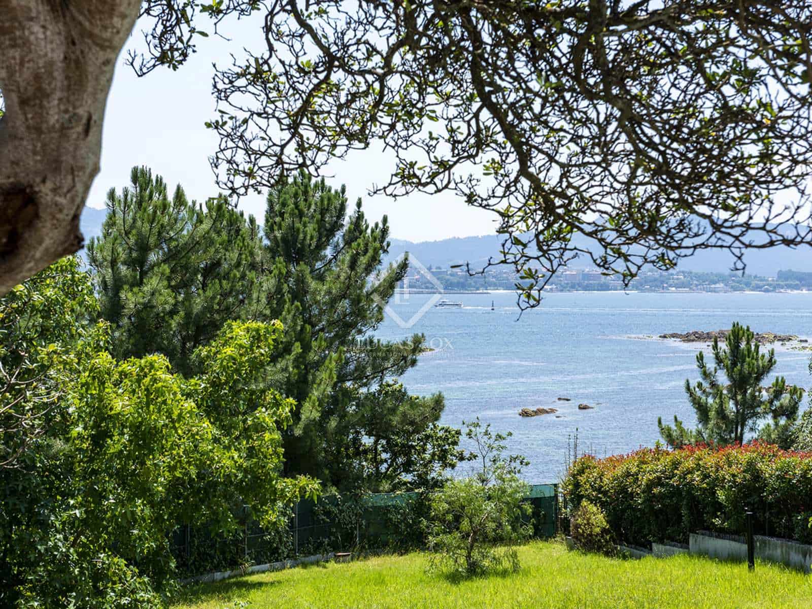 4 soveværelse Villa til leje i Cangas - € 4.500 (Ref: 7667127)