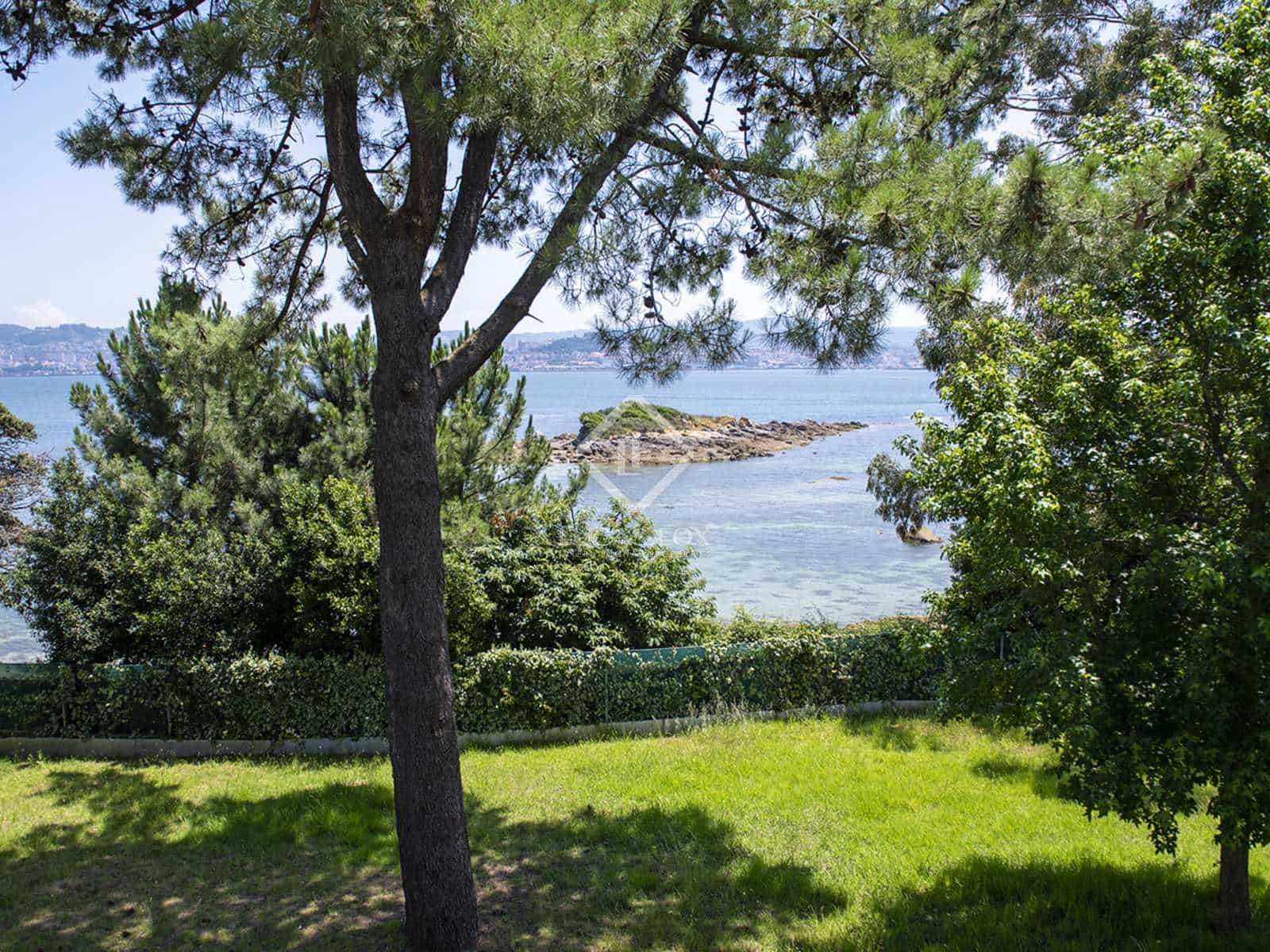 4 soveværelse Villa til leje i Cangas - € 4.500 (Ref: 7667127)