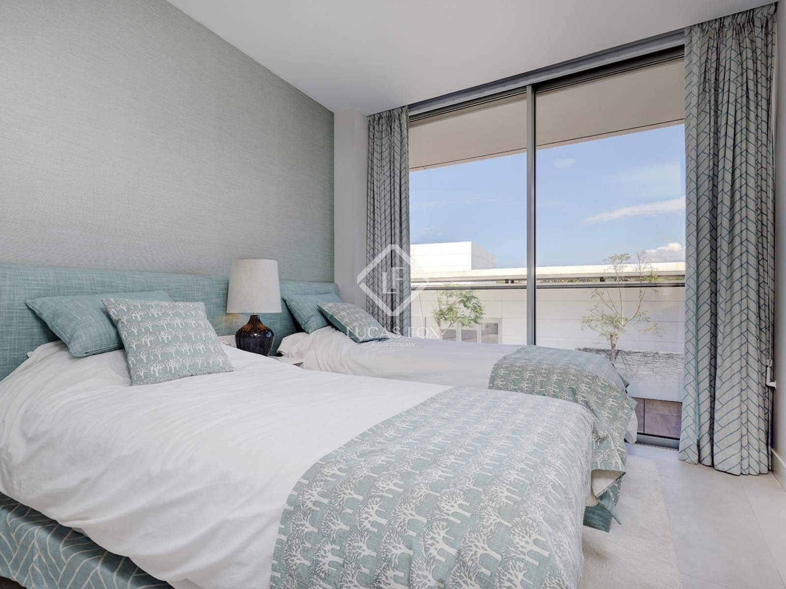 3 Zimmer Apartment zu verkaufen in Estepona mit Pool Garage - 1.140.000 € (Ref: 7670458)