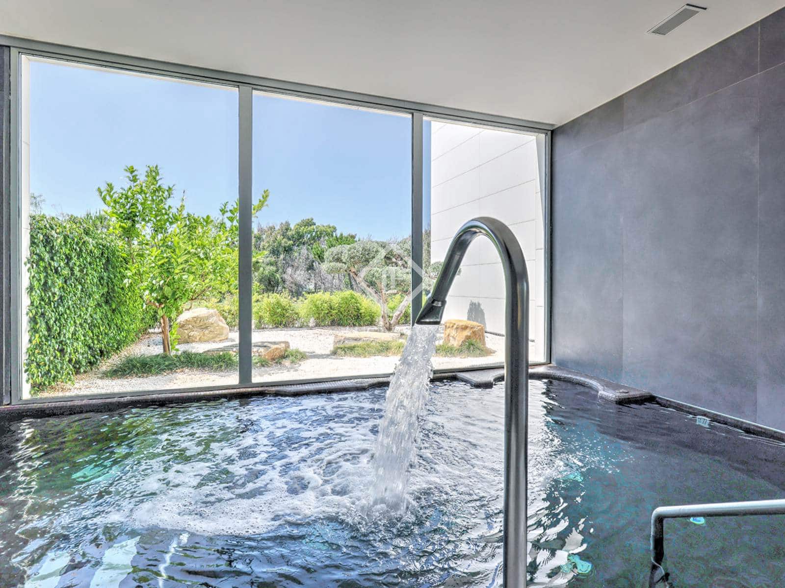 3 Zimmer Apartment zu verkaufen in Estepona mit Pool Garage - 1.140.000 € (Ref: 7670458)