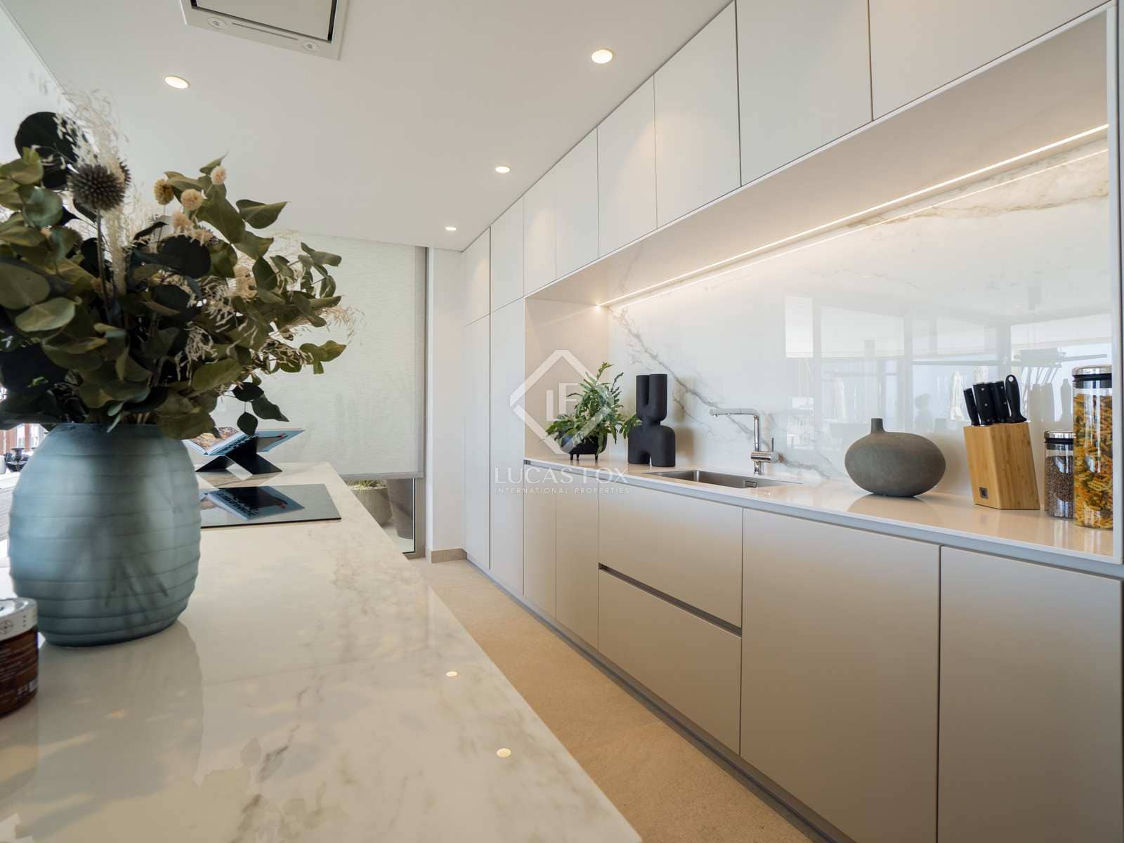 3 bedroom Apartment for sale in Benahavis with pool garage - € 1,749,000 (Ref: 7677107)