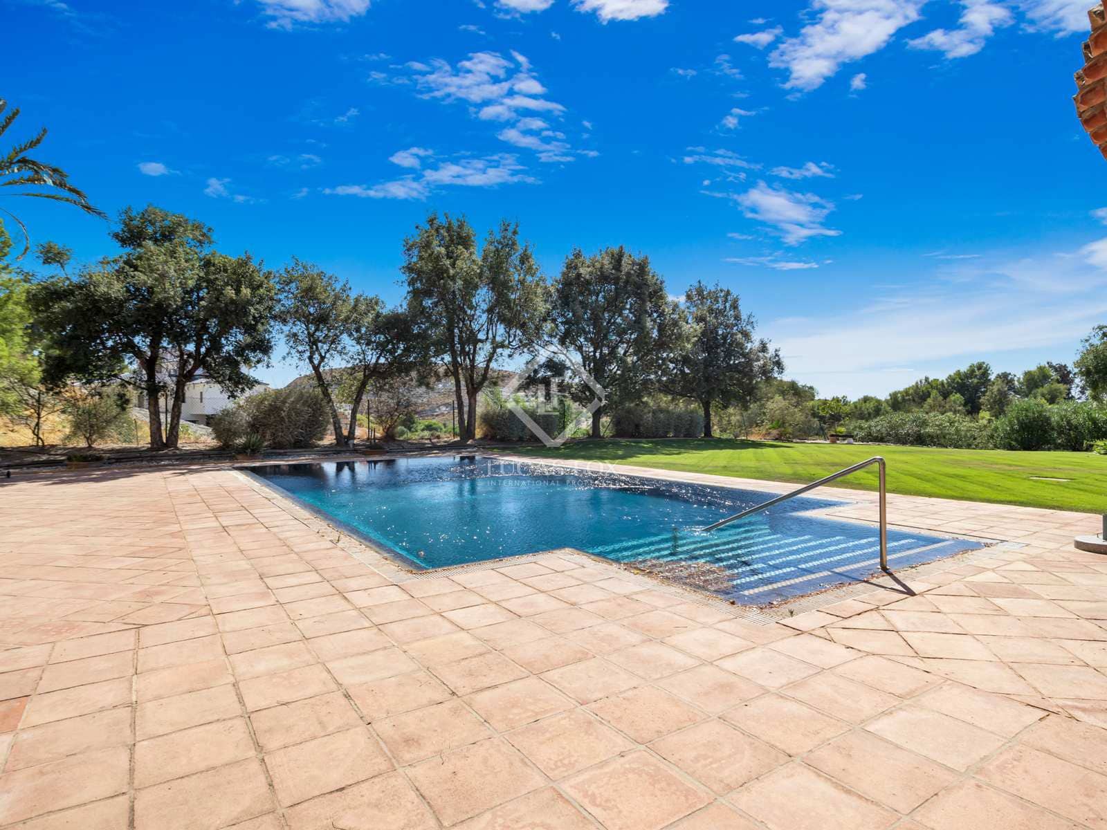 4 Zimmer Villa zu verkaufen in Marbella mit Pool Garage - 3.250.000 € (Ref: 7679969)