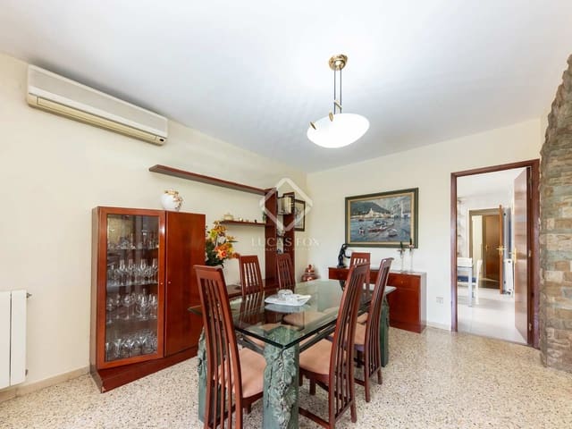 5 makuuhuone Huvila myytävänä paikassa Castelldefels mukana uima-altaan 
autotalli - 1 660 000 € (Ref: 7682846)