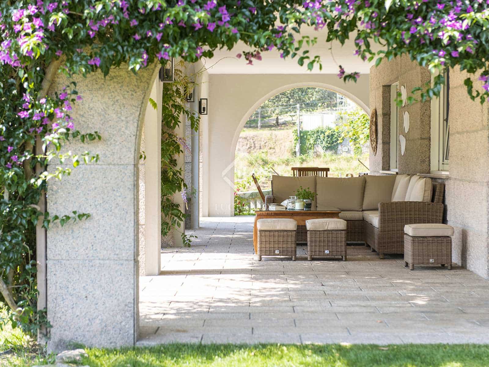 8 soveværelse Villa til leje i Gondomar med swimmingpool garage - € 4.950 (Ref: 7683181)