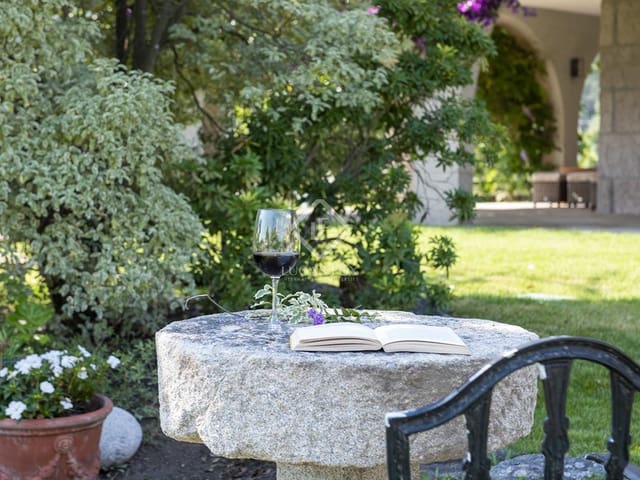 8 bedroom Villa for rent in Gondomar with pool garage - € 4,950 (Ref: 7683181)