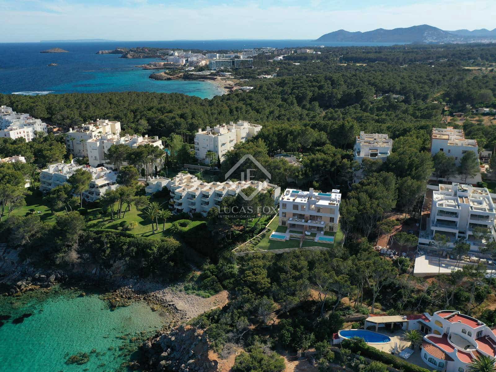 4 sypialnia Willa na sprzedaż w Santa Eulalia / Santa Eularia z basenem garażem - 2 600 000 € (Ref: 7683192)