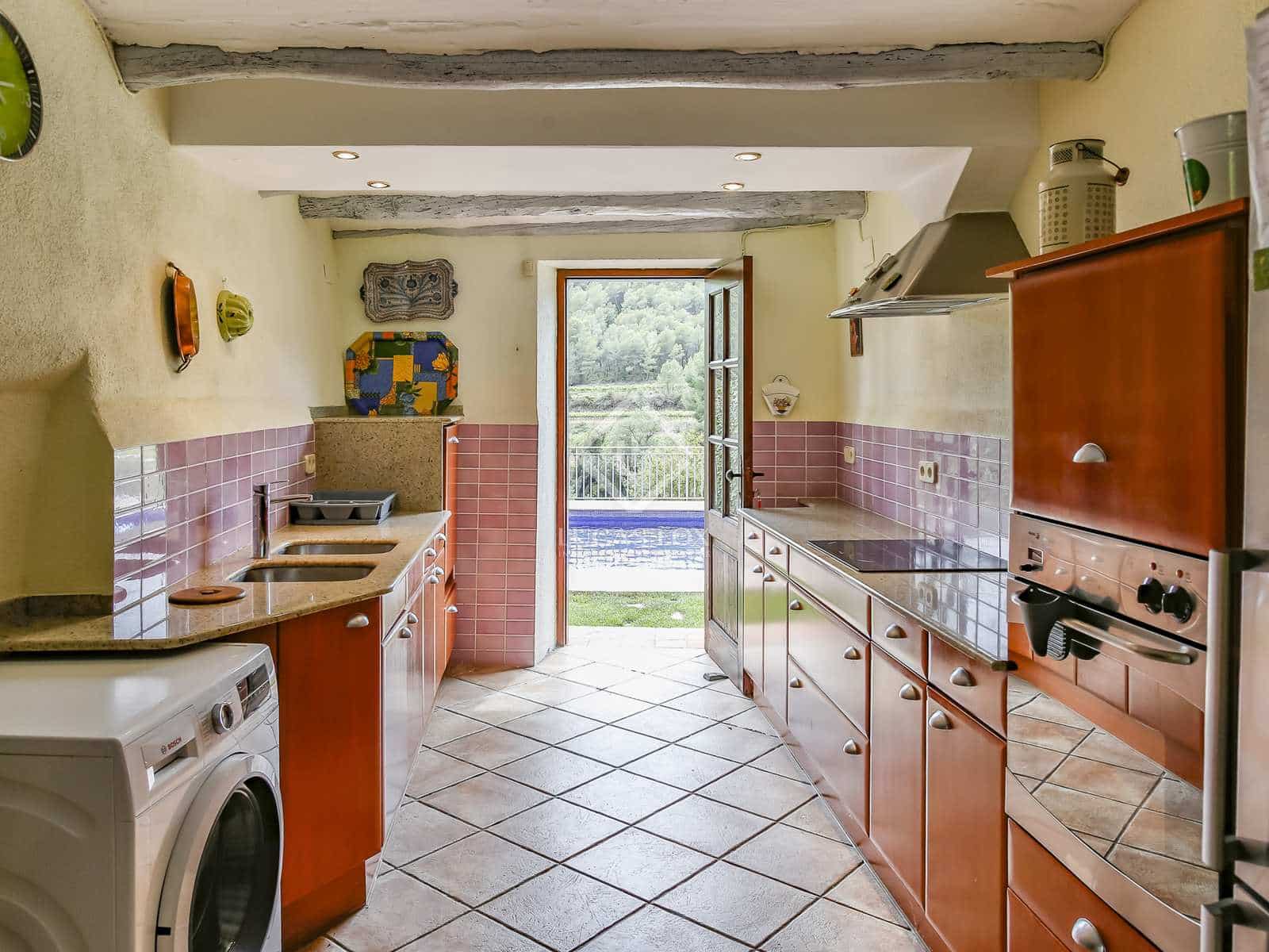 9 slaapkamer Finca/Landhuis te koop in Torrelles de Foix met zwembad garage - € 1.495.000 (Ref: 7683196)