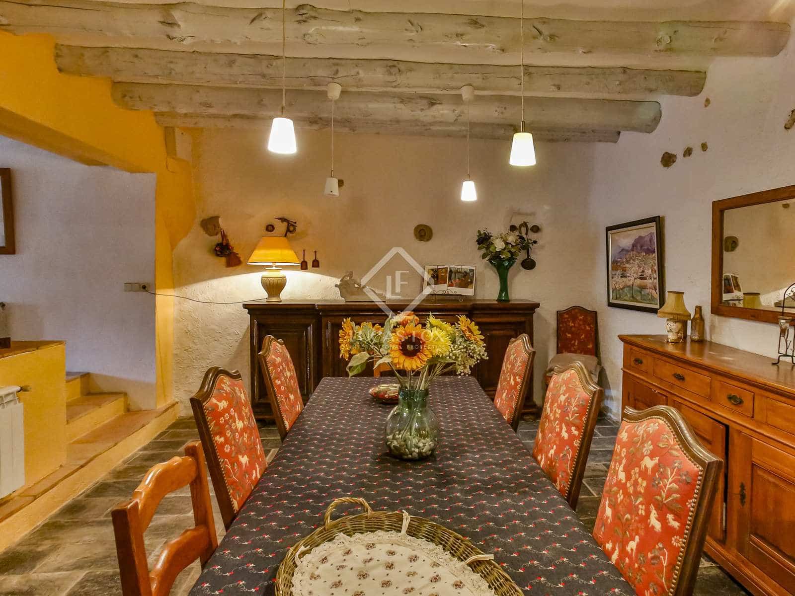 9 slaapkamer Finca/Landhuis te koop in Torrelles de Foix met zwembad garage - € 1.495.000 (Ref: 7683196)