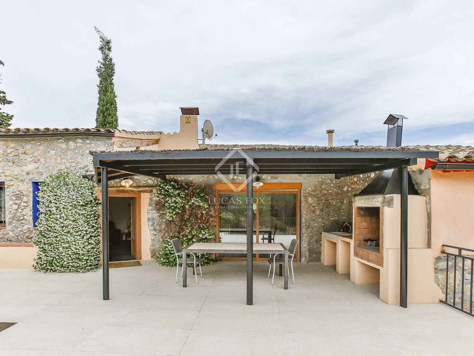 9 slaapkamer Finca/Landhuis te koop in Torrelles de Foix met zwembad garage - € 1.495.000 (Ref: 7683196)