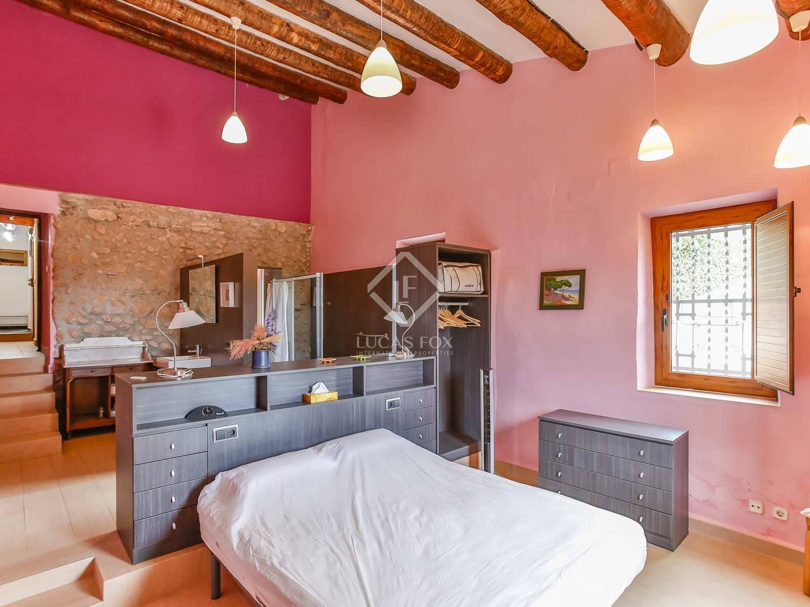 9 slaapkamer Finca/Landhuis te koop in Torrelles de Foix met zwembad garage - € 1.495.000 (Ref: 7683196)