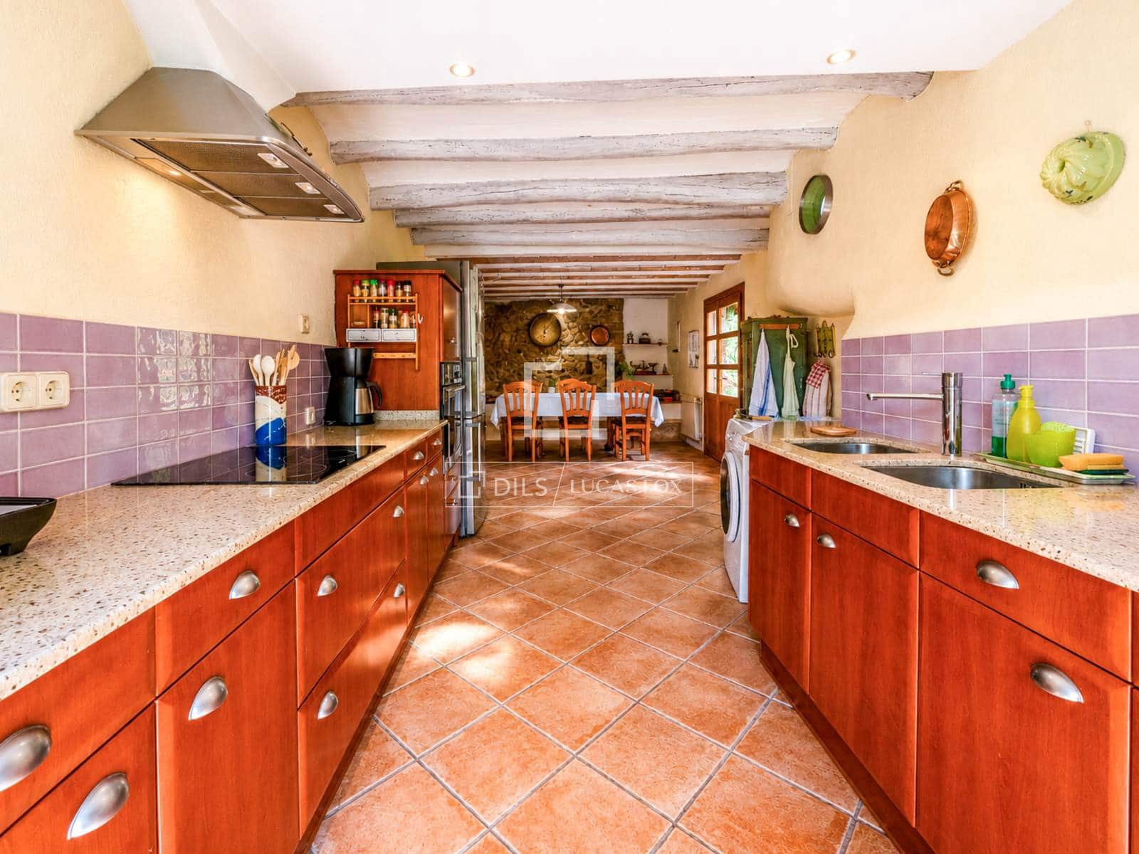 9 sypialnia Finka/Dom wiejski na sprzedaż w Torrelles de Foix z basenem garażem - 1 495 000 € (Ref: 7683196)