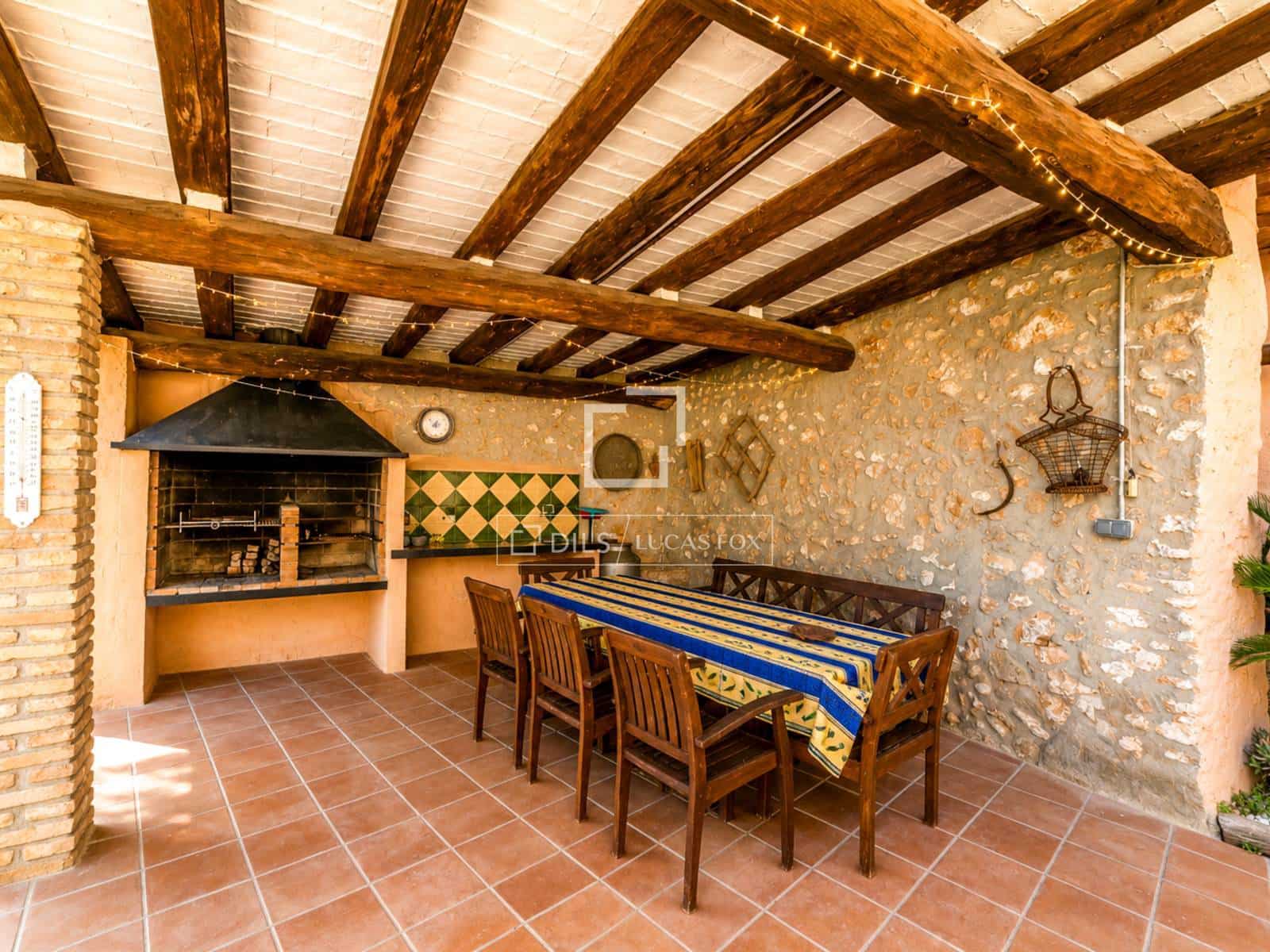 9 sypialnia Finka/Dom wiejski na sprzedaż w Torrelles de Foix z basenem garażem - 1 495 000 € (Ref: 7683196)