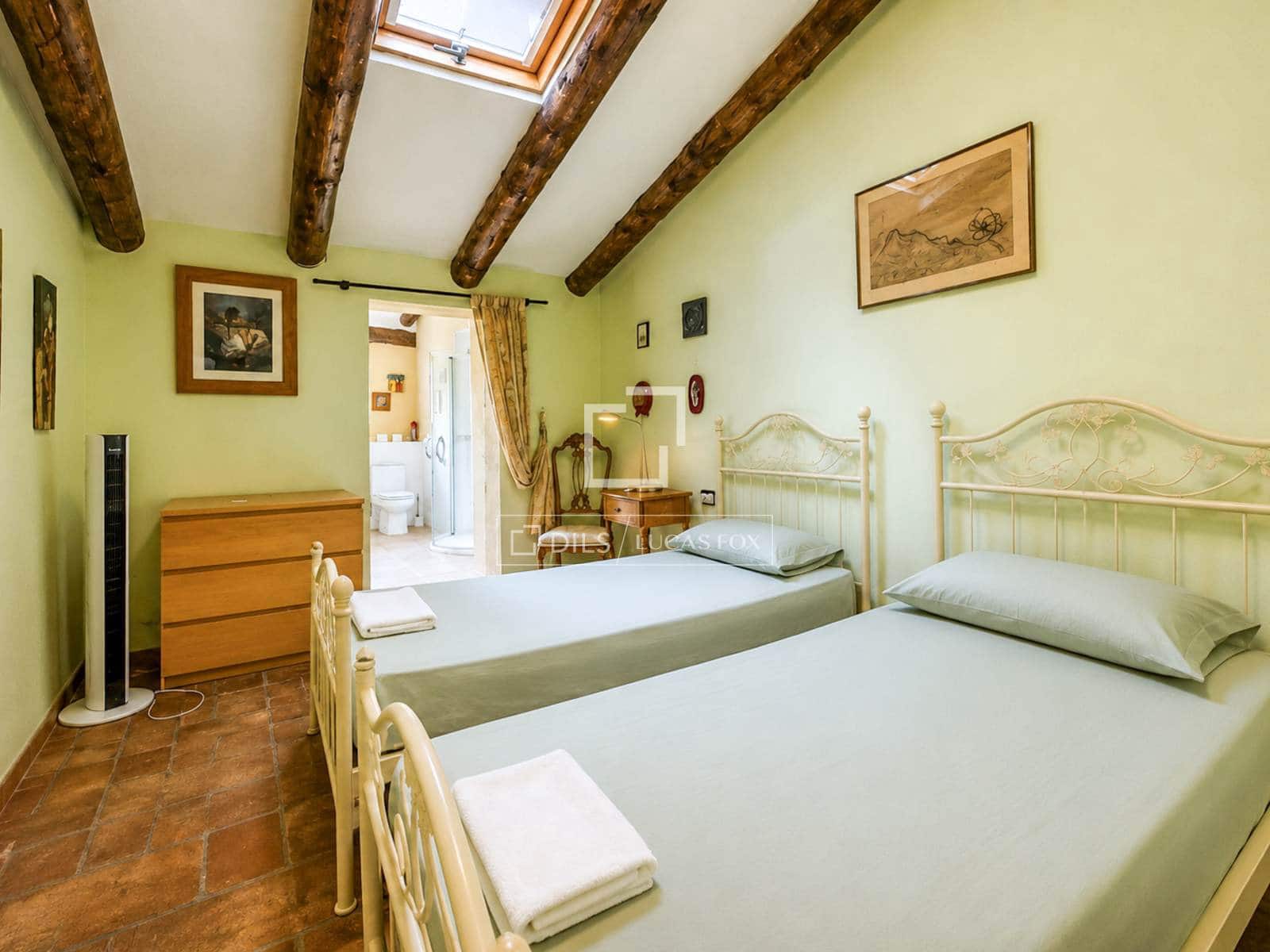 9 sypialnia Finka/Dom wiejski na sprzedaż w Torrelles de Foix z basenem garażem - 1 495 000 € (Ref: 7683196)