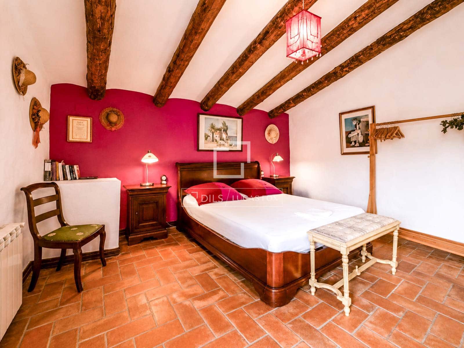 9 sypialnia Finka/Dom wiejski na sprzedaż w Torrelles de Foix z basenem garażem - 1 495 000 € (Ref: 7683196)