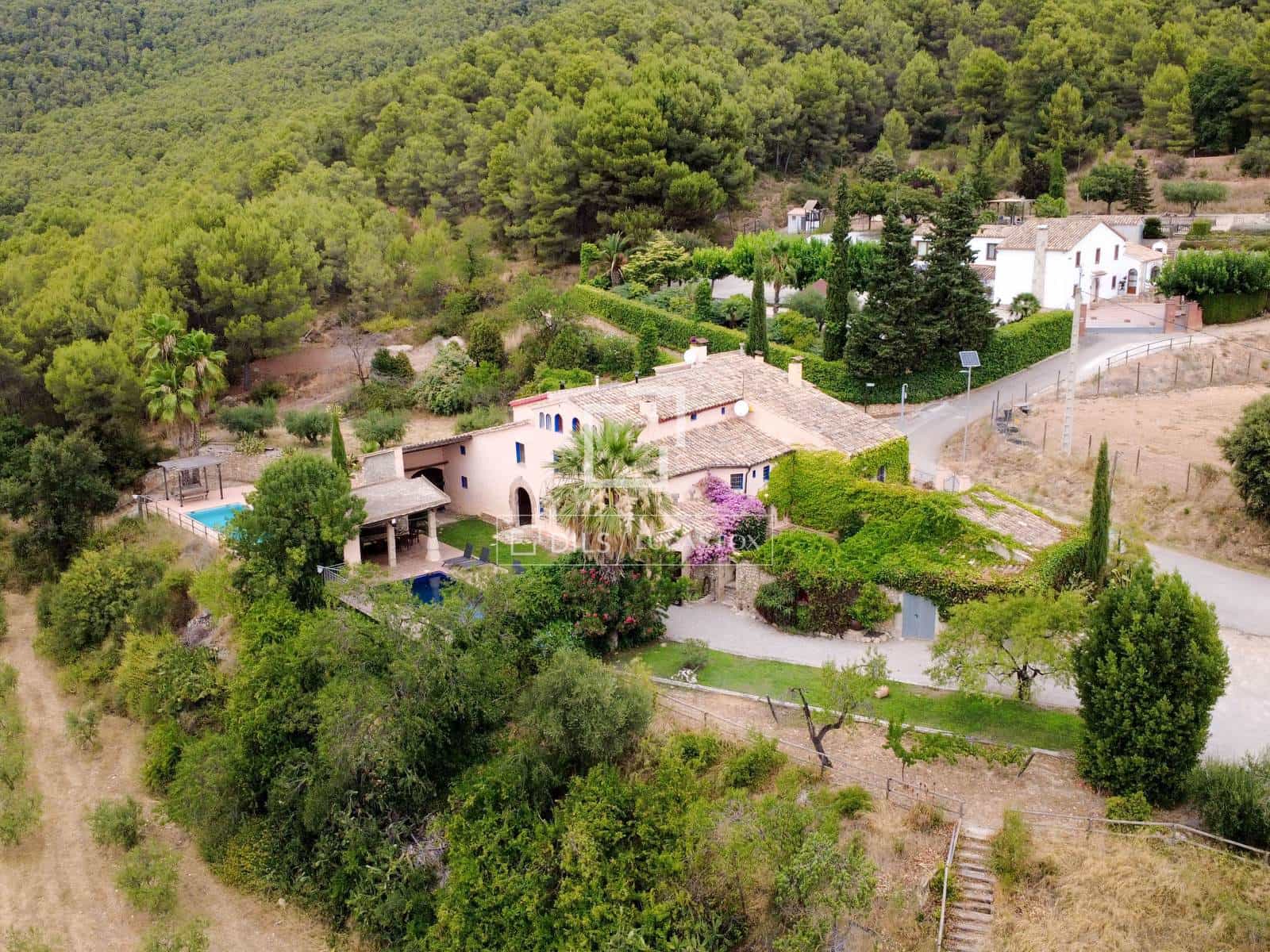9 sypialnia Finka/Dom wiejski na sprzedaż w Torrelles de Foix z basenem garażem - 1 495 000 € (Ref: 7683196)