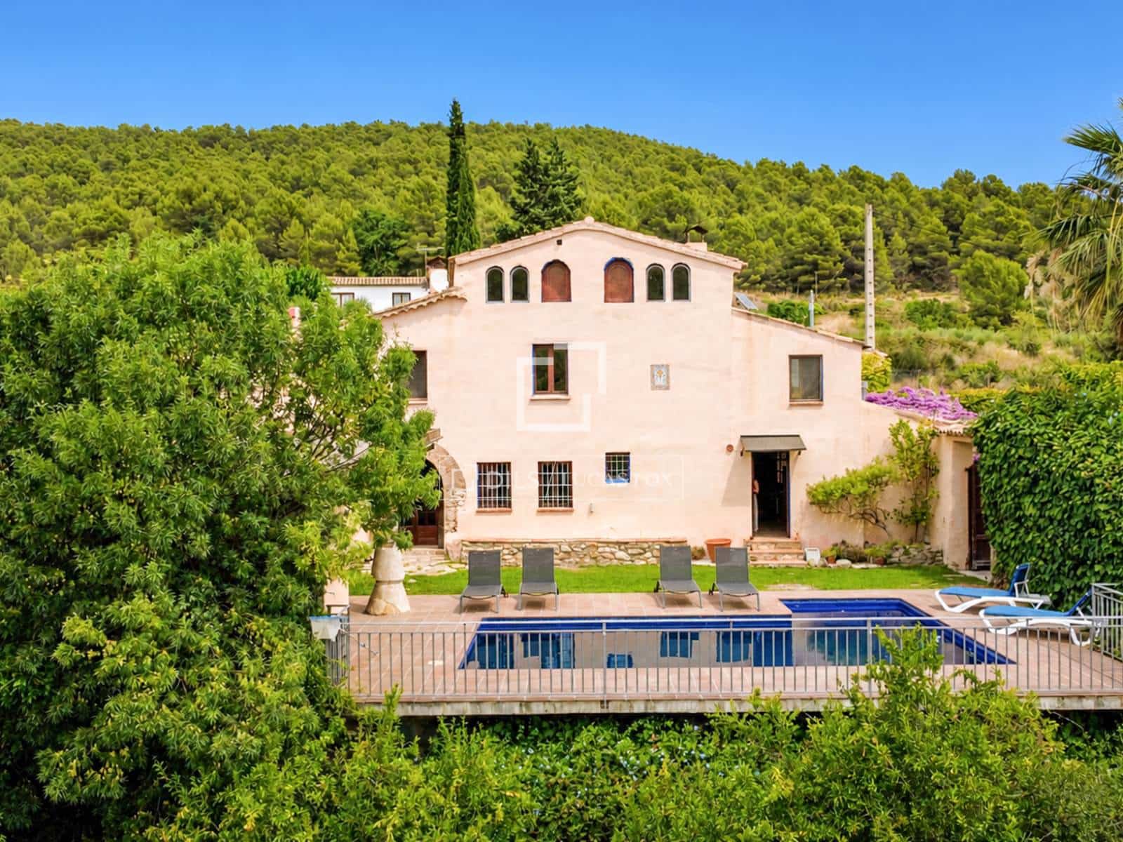 9 sypialnia Finka/Dom wiejski na sprzedaż w Torrelles de Foix z basenem garażem - 1 495 000 € (Ref: 7683196)