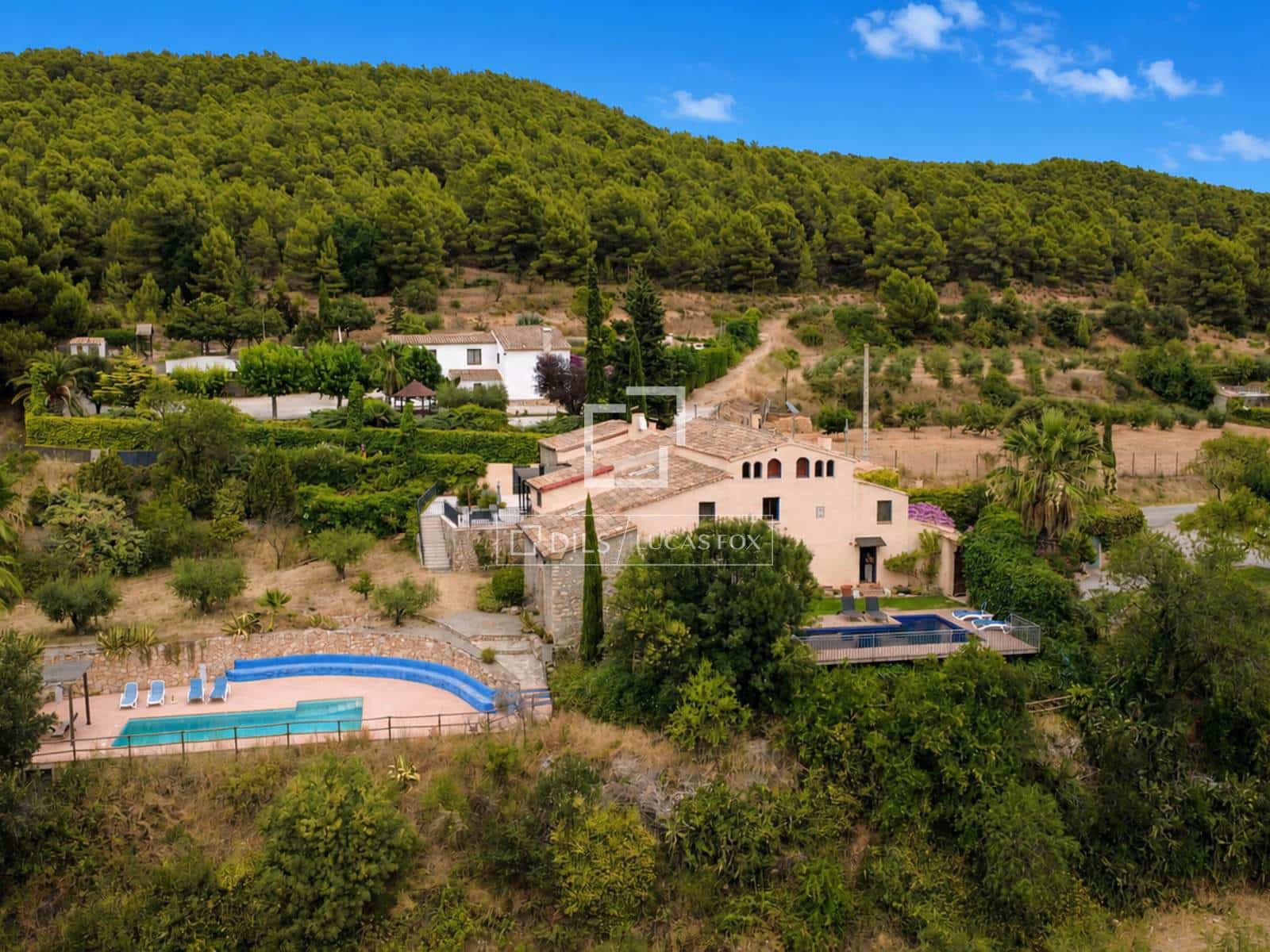 9 sypialnia Finka/Dom wiejski na sprzedaż w Torrelles de Foix z basenem garażem - 1 495 000 € (Ref: 7683196)