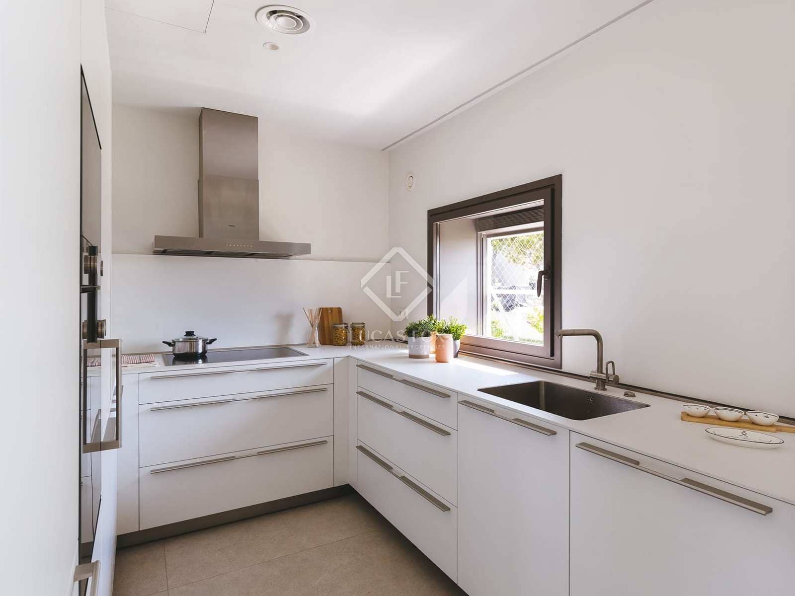 5 soveværelse Villa til salg i Gava med swimmingpool garage - € 3.400.000 (Ref: 7683199)