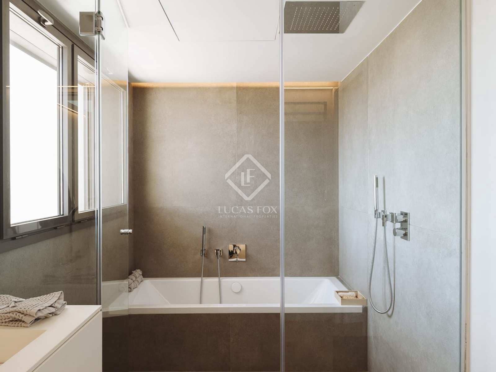 5 soveværelse Villa til salg i Gava med swimmingpool garage - € 3.400.000 (Ref: 7683199)