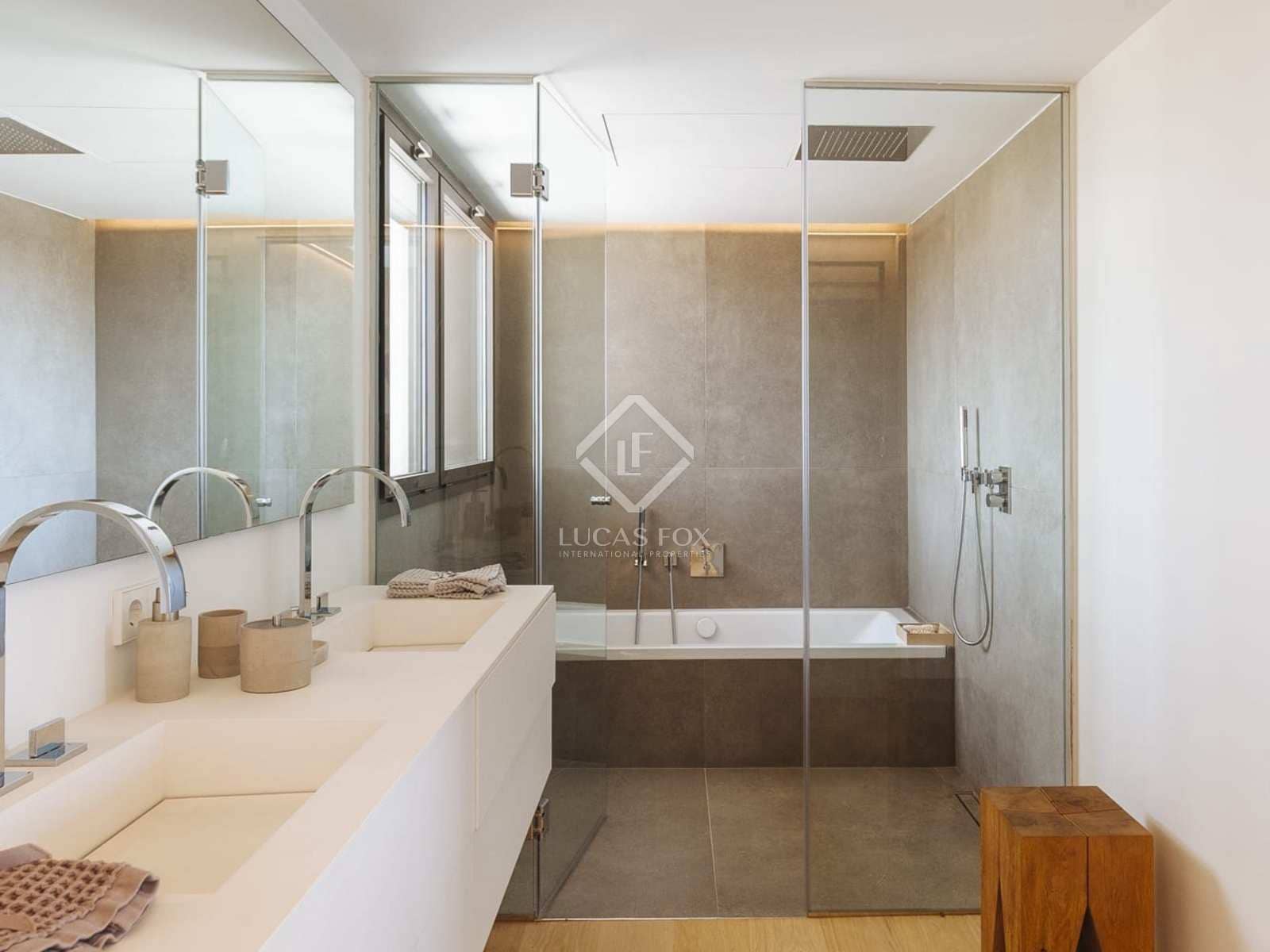 5 soveværelse Villa til salg i Gava med swimmingpool garage - € 3.400.000 (Ref: 7683199)