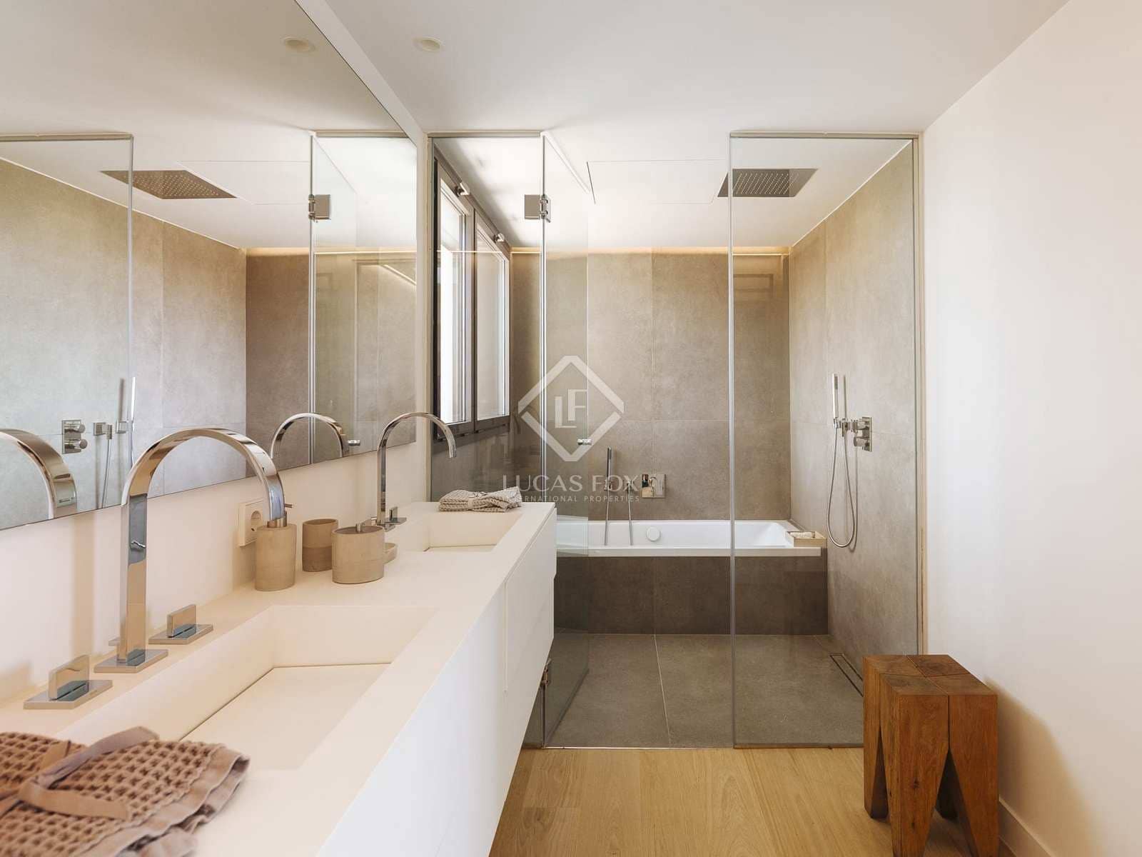 5 soveværelse Villa til salg i Gava med swimmingpool garage - € 3.400.000 (Ref: 7683199)