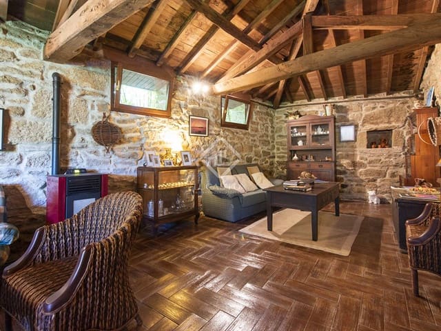 10 bedroom Villa for sale in Rairiz de Veiga with garage - € 500,000 (Ref: 7683208)