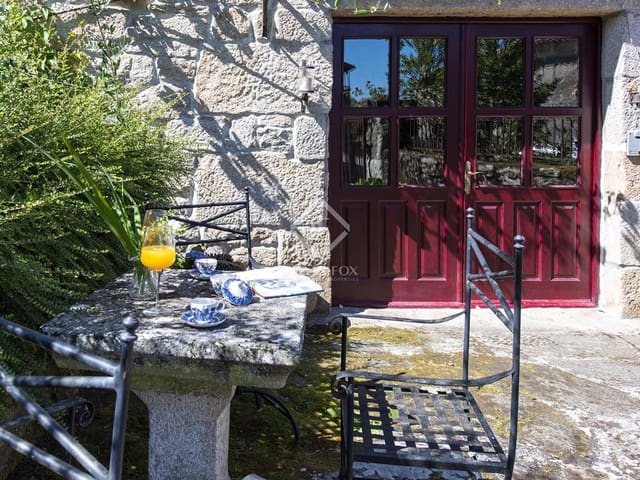 10 bedroom Villa for sale in Rairiz de Veiga with garage - € 500,000 (Ref: 7683208)