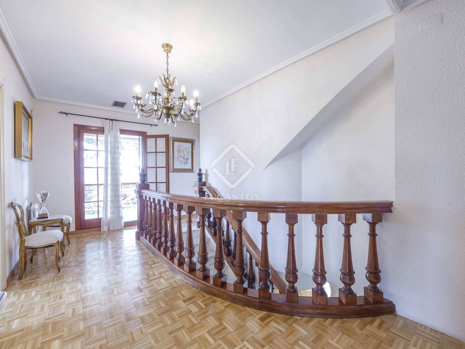 6 bedroom Villa for sale in Paterna with pool garage - € 1,200,000 (Ref: 7685369)