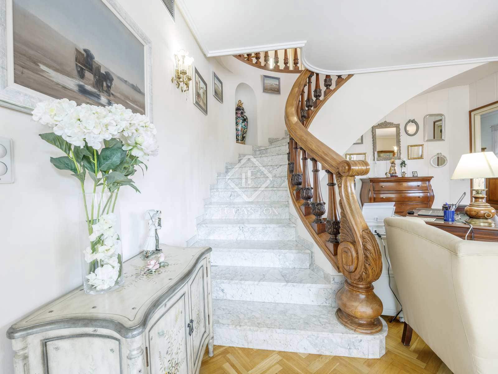 6 bedroom Villa for sale in Paterna with pool garage - € 1,200,000 (Ref: 7685369)