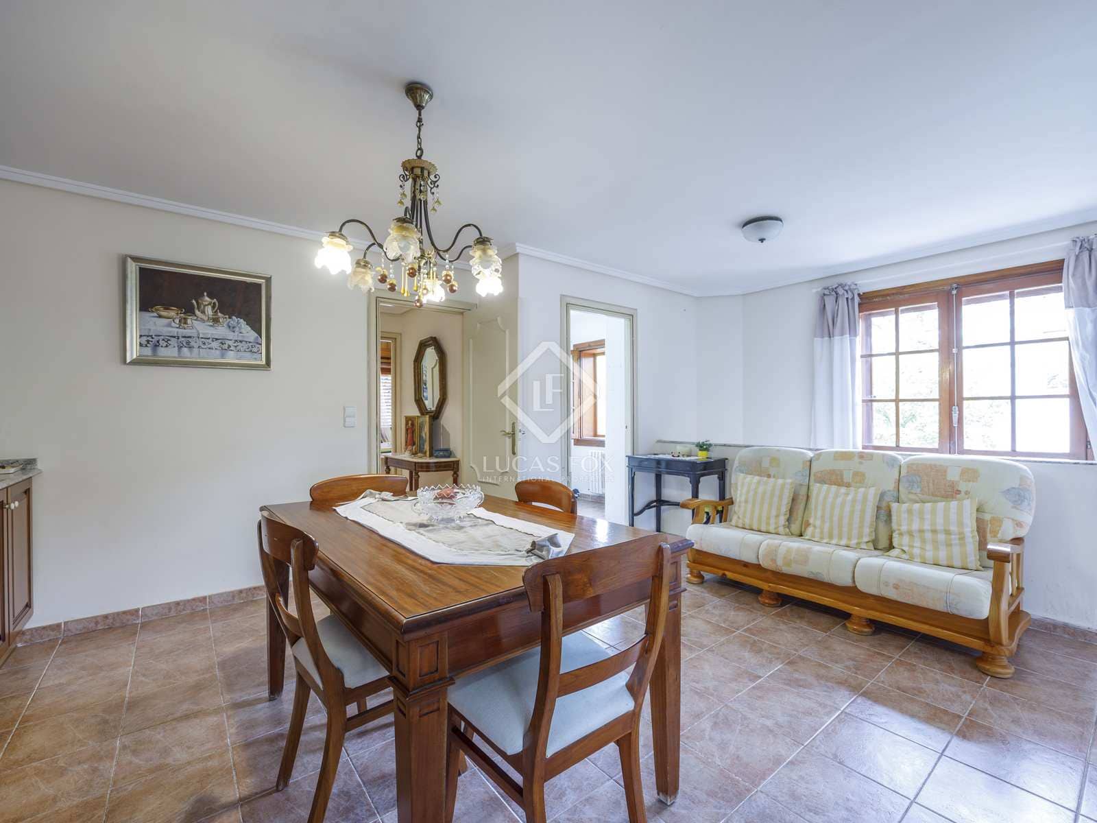 6 bedroom Villa for sale in Paterna with pool garage - € 1,200,000 (Ref: 7685369)