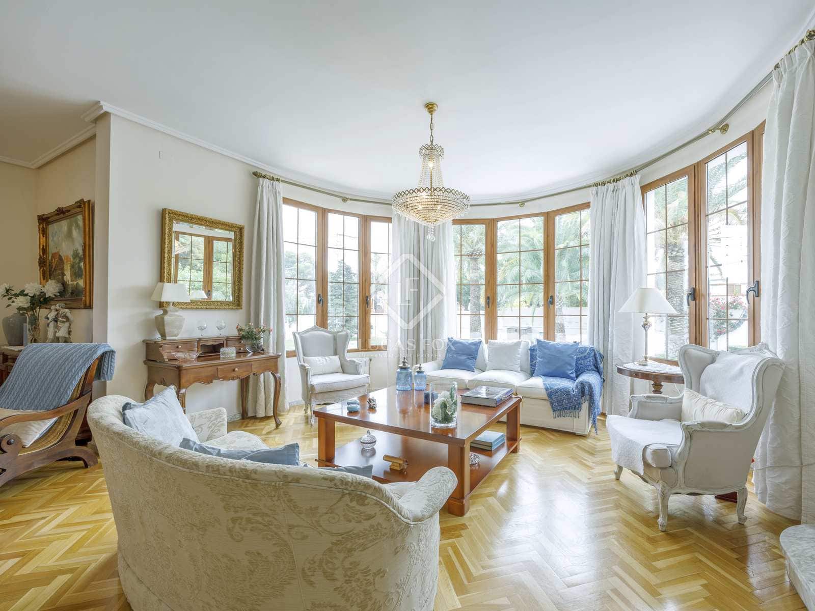 6 bedroom Villa for sale in Paterna with pool garage - € 1,200,000 (Ref: 7685369)