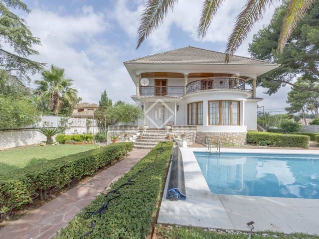 6 bedroom Villa for sale in Paterna with pool garage - € 1,200,000 (Ref: 7685369)