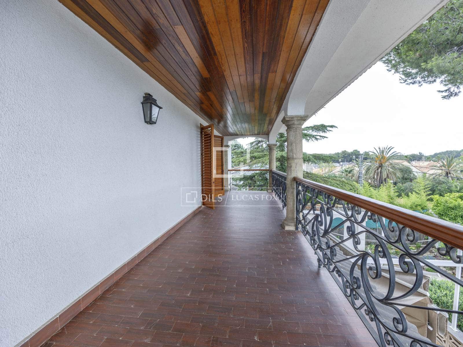 6 bedroom Villa for sale in Paterna with pool garage - € 1,200,000 (Ref: 7685369)