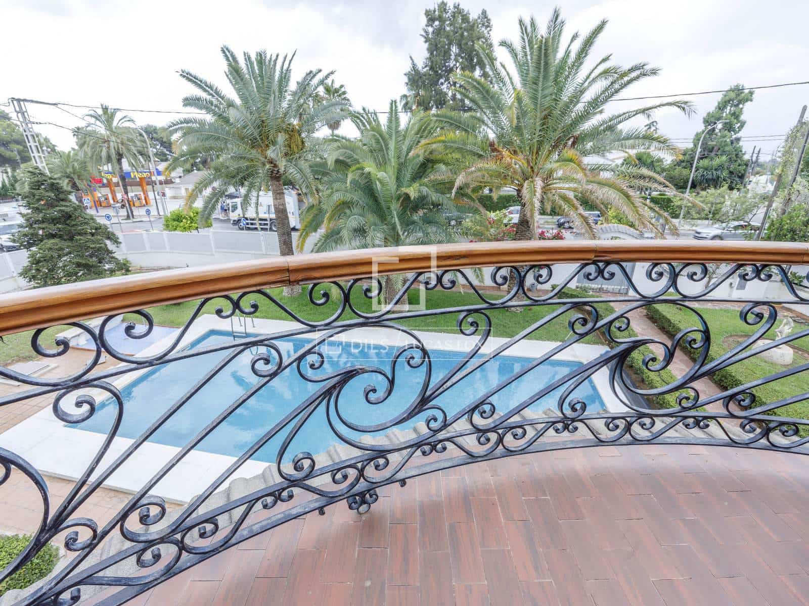 6 bedroom Villa for sale in Paterna with pool garage - € 1,200,000 (Ref: 7685369)