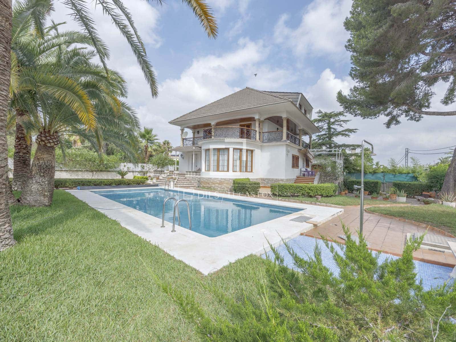 6 bedroom Villa for sale in Paterna with pool garage - € 1,200,000 (Ref: 7685369)