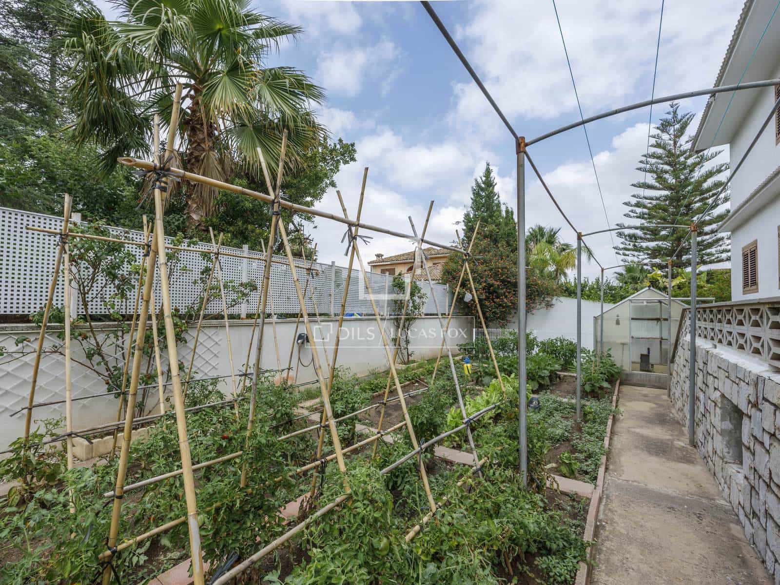 6 bedroom Villa for sale in Paterna with pool garage - € 1,200,000 (Ref: 7685369)