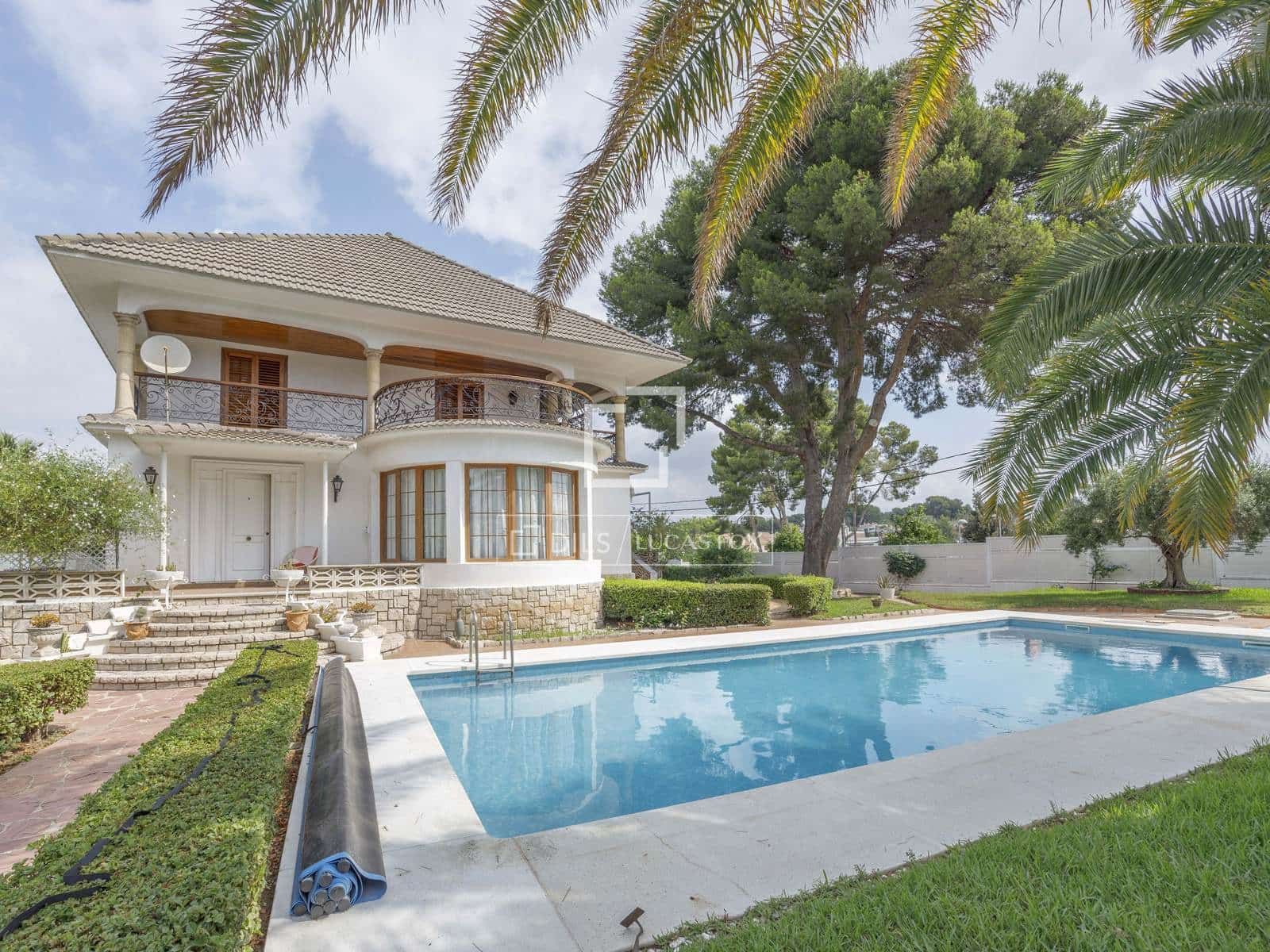 6 makuuhuone Huvila myytävänä paikassa Paterna mukana uima-altaan 
autotalli - 1 200 000 € (Ref: 7685369)