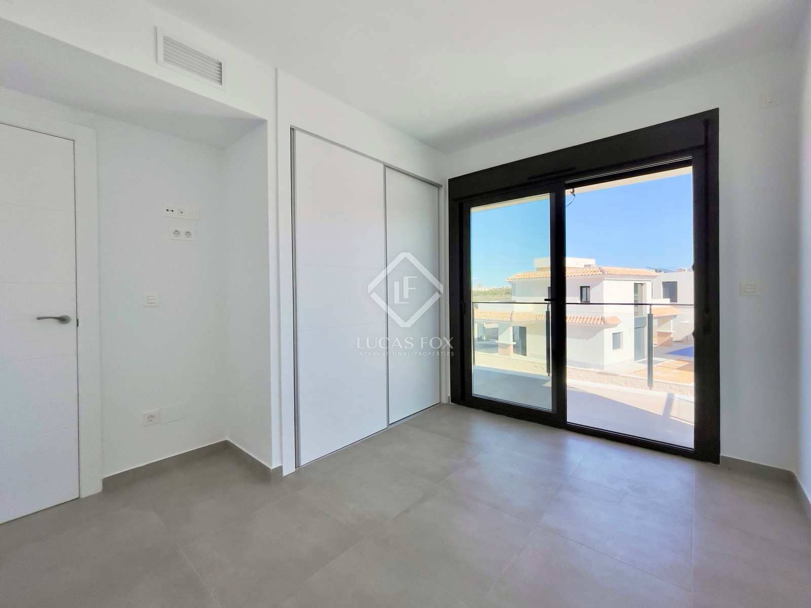 4 chambre Villa/Maison à vendre à Gran Alacant avec piscine garage - 615 000 € (Ref: 7687576)