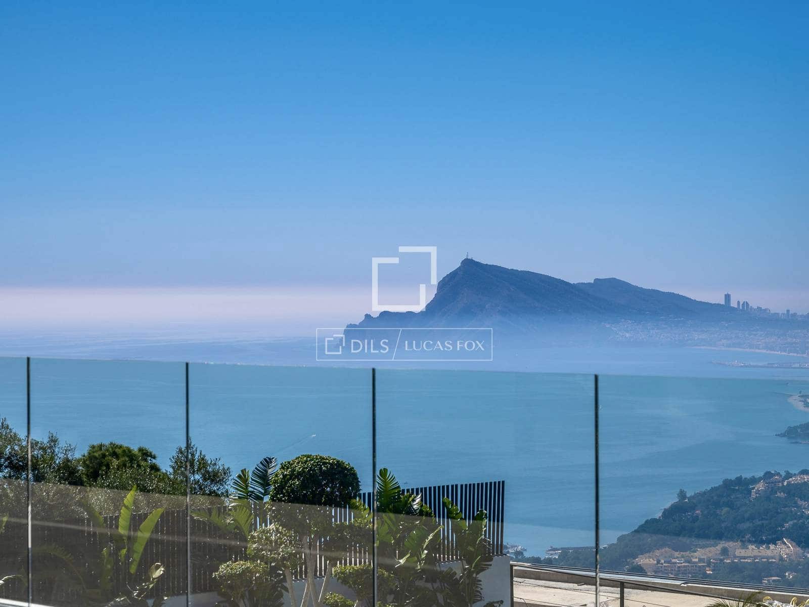 5 bedroom Villa for sale in Altea with pool garage - € 2,690,000 (Ref: 7694490)