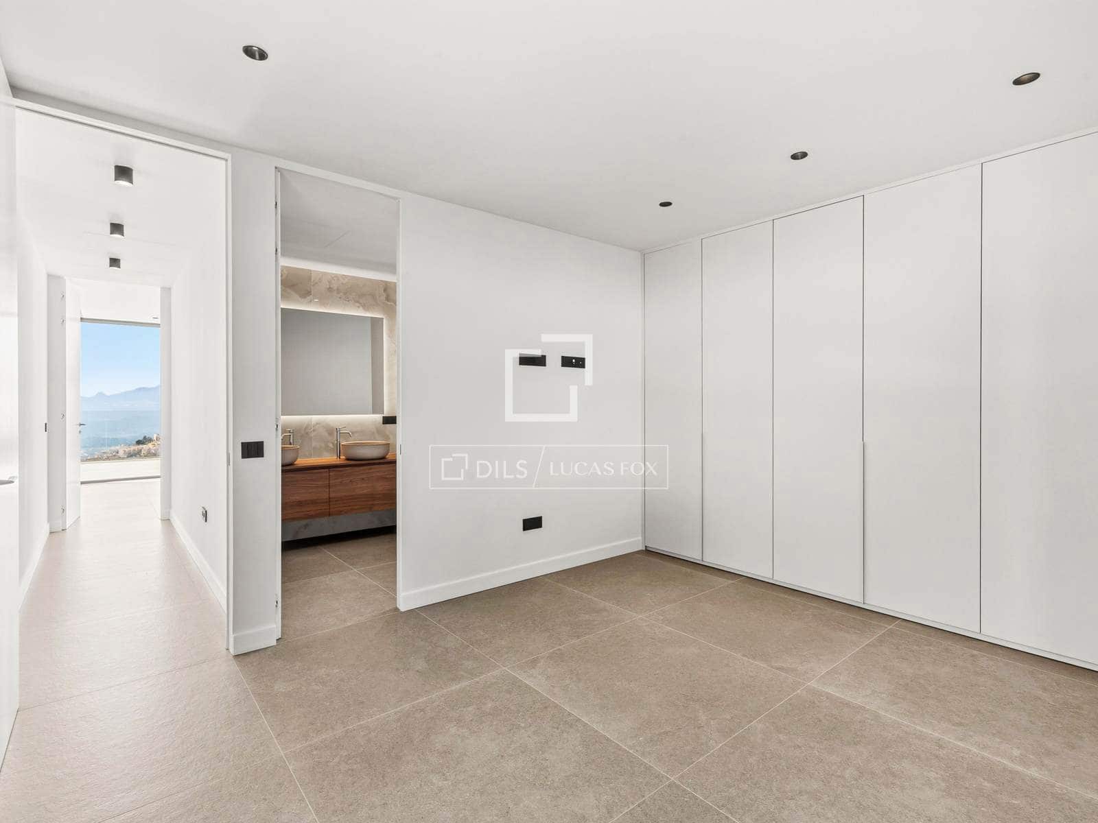 5 bedroom Villa for sale in Altea with pool garage - € 2,690,000 (Ref: 7694490)