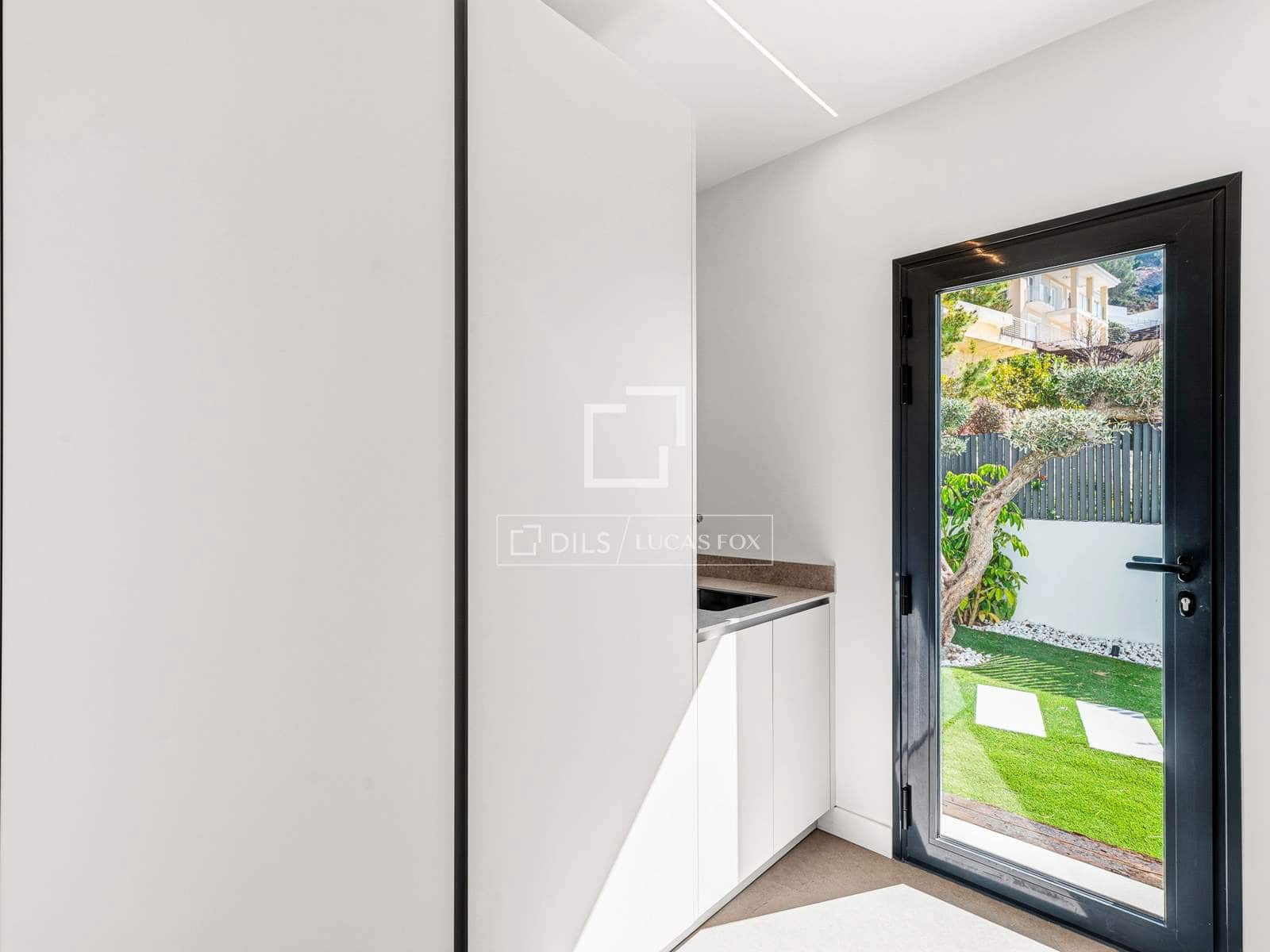 5 bedroom Villa for sale in Altea with pool garage - € 2,690,000 (Ref: 7694490)