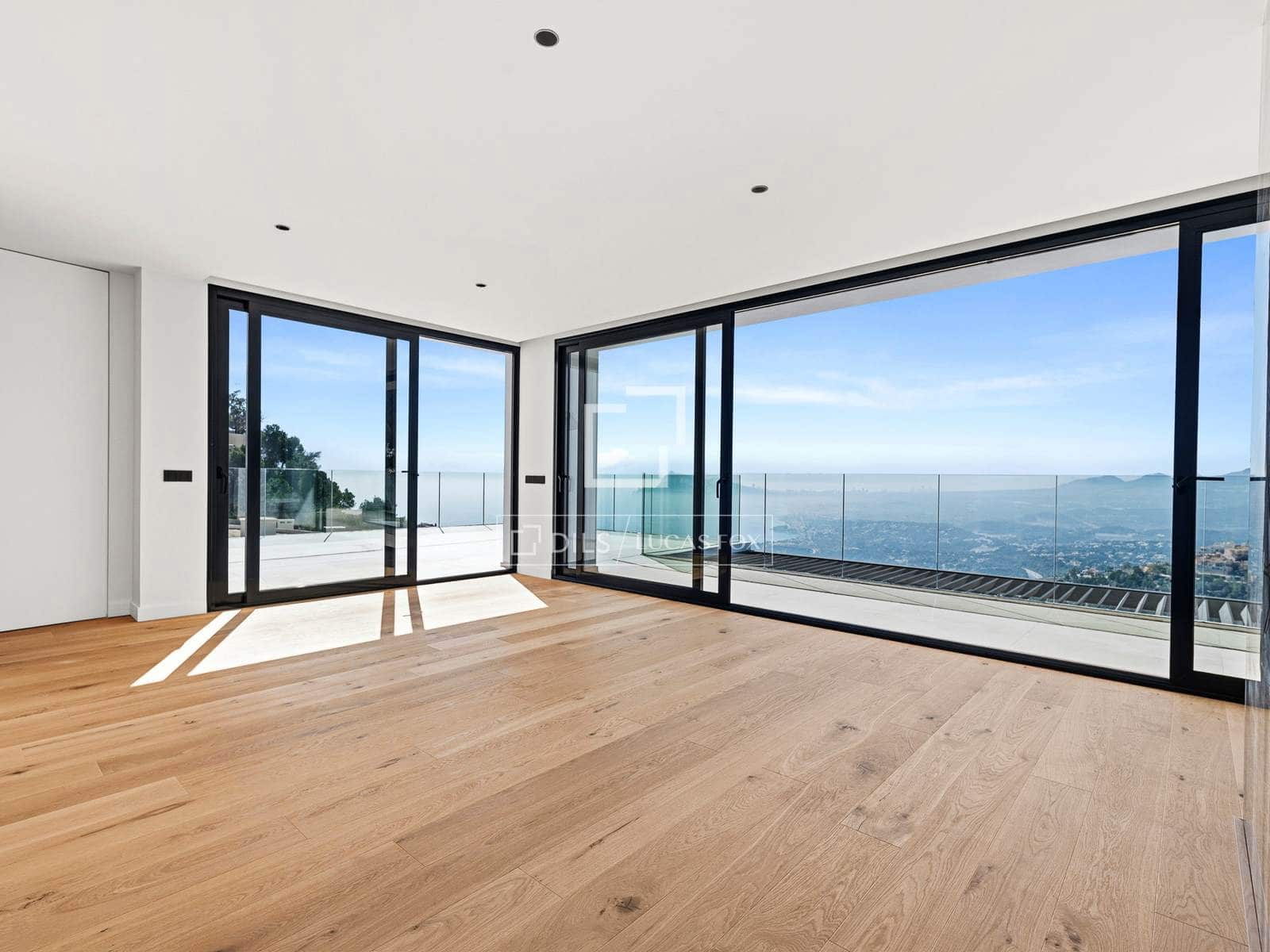 5 bedroom Villa for sale in Altea with pool garage - € 2,690,000 (Ref: 7694490)