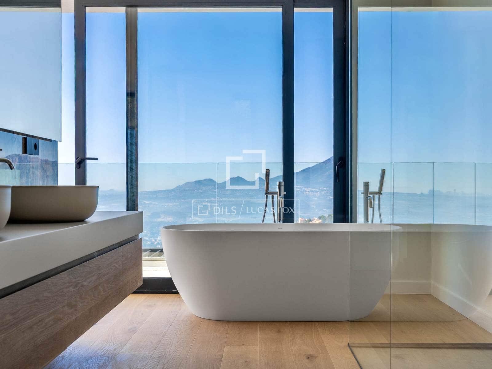 5 bedroom Villa for sale in Altea with pool garage - € 2,690,000 (Ref: 7694490)