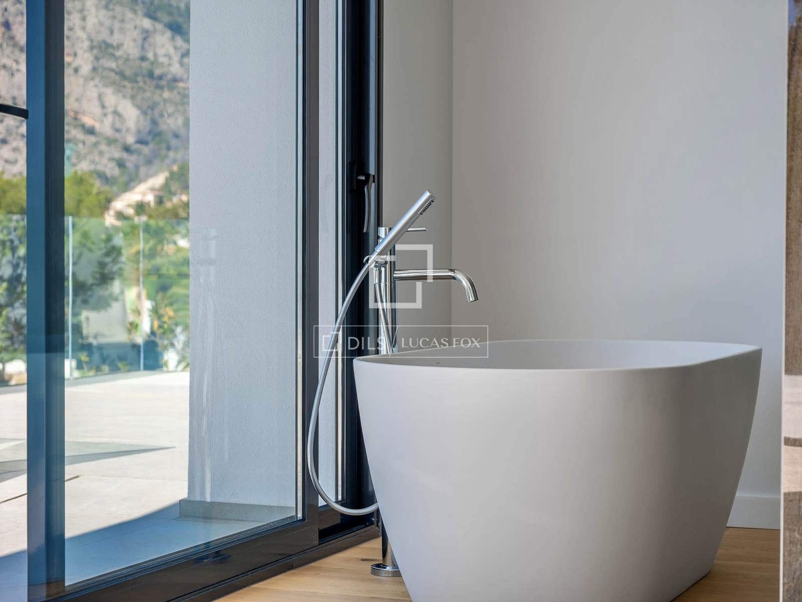 5 bedroom Villa for sale in Altea with pool garage - € 2,690,000 (Ref: 7694490)