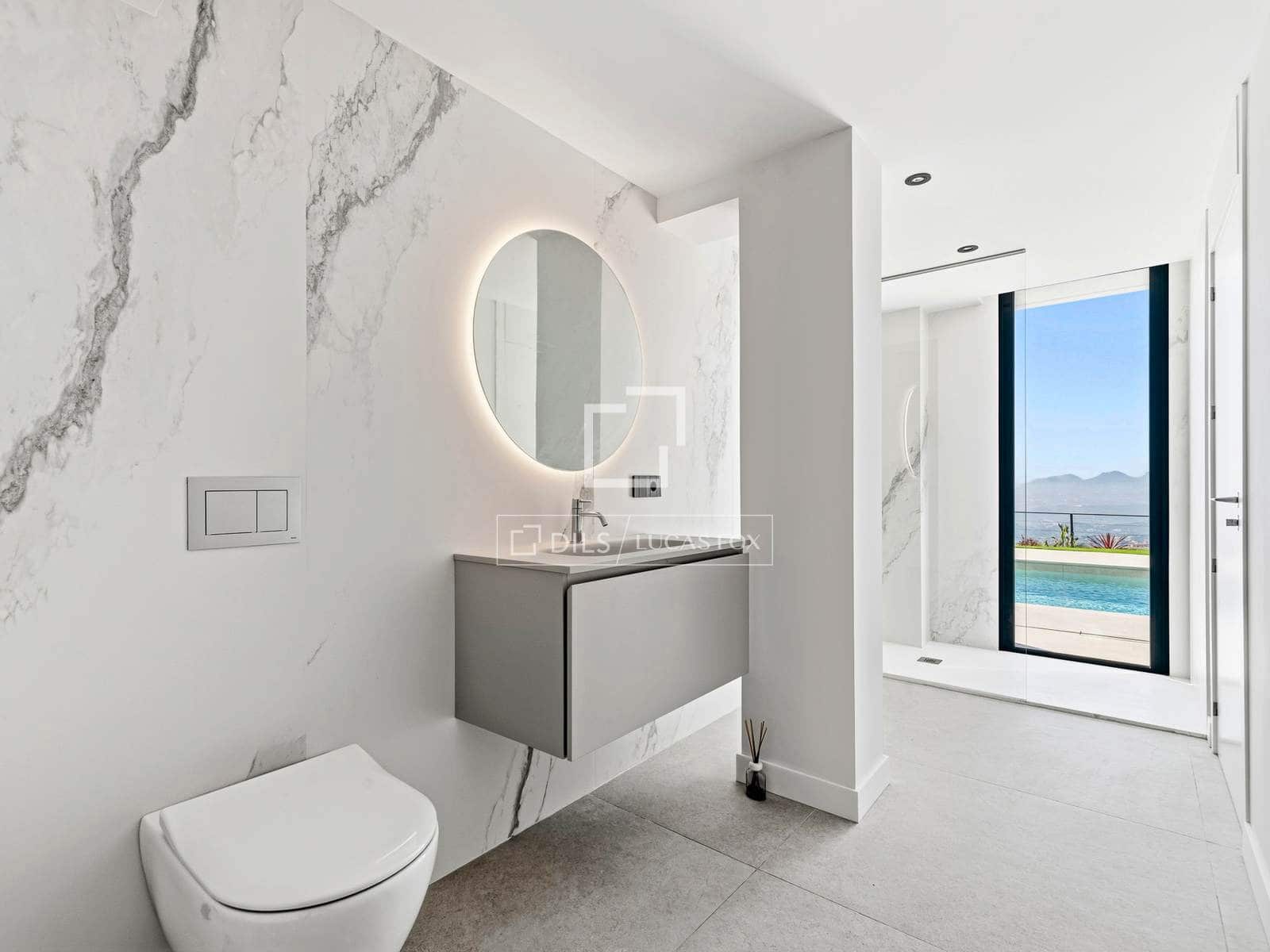 5 bedroom Villa for sale in Altea with pool garage - € 2,690,000 (Ref: 7694490)